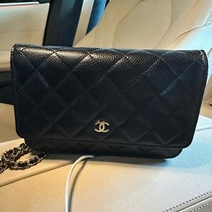 ❗️SOLD❗️AUTHENTIC CHANEL
Caviar Quilted Wallet On Chain WOC Black